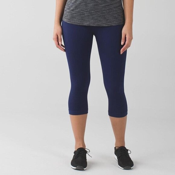 LULULEMON Flow & Go Crop Hero Blue - Picture 1 of 7